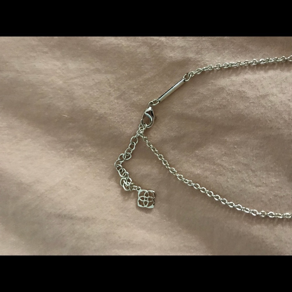 Kendra Scott necklace